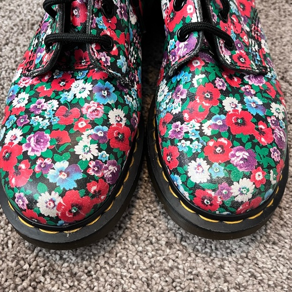 Dr. Marten floral pascal boots in “Poppy” - Picture 7 of 10
